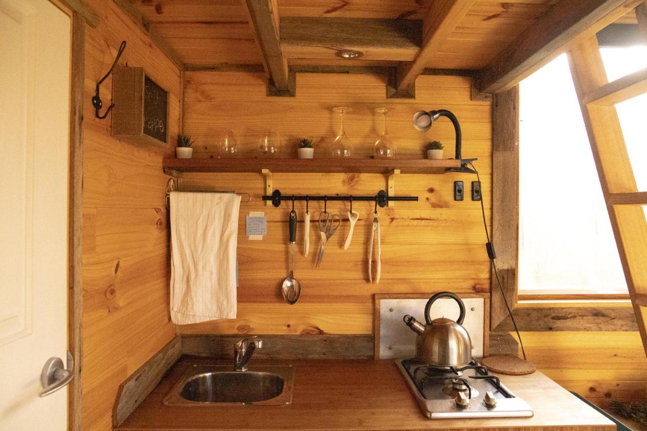 Ardingly Tiny House Villa Newham Bagian luar foto