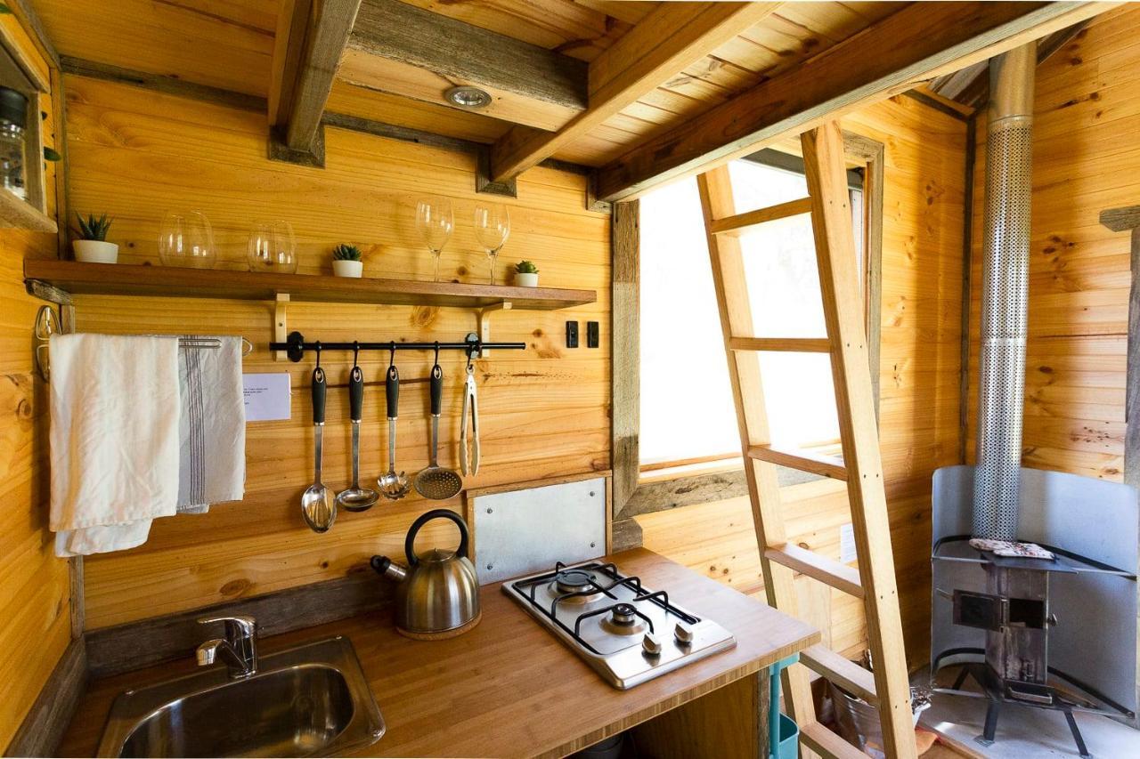 Ardingly Tiny House Villa Newham Bagian luar foto