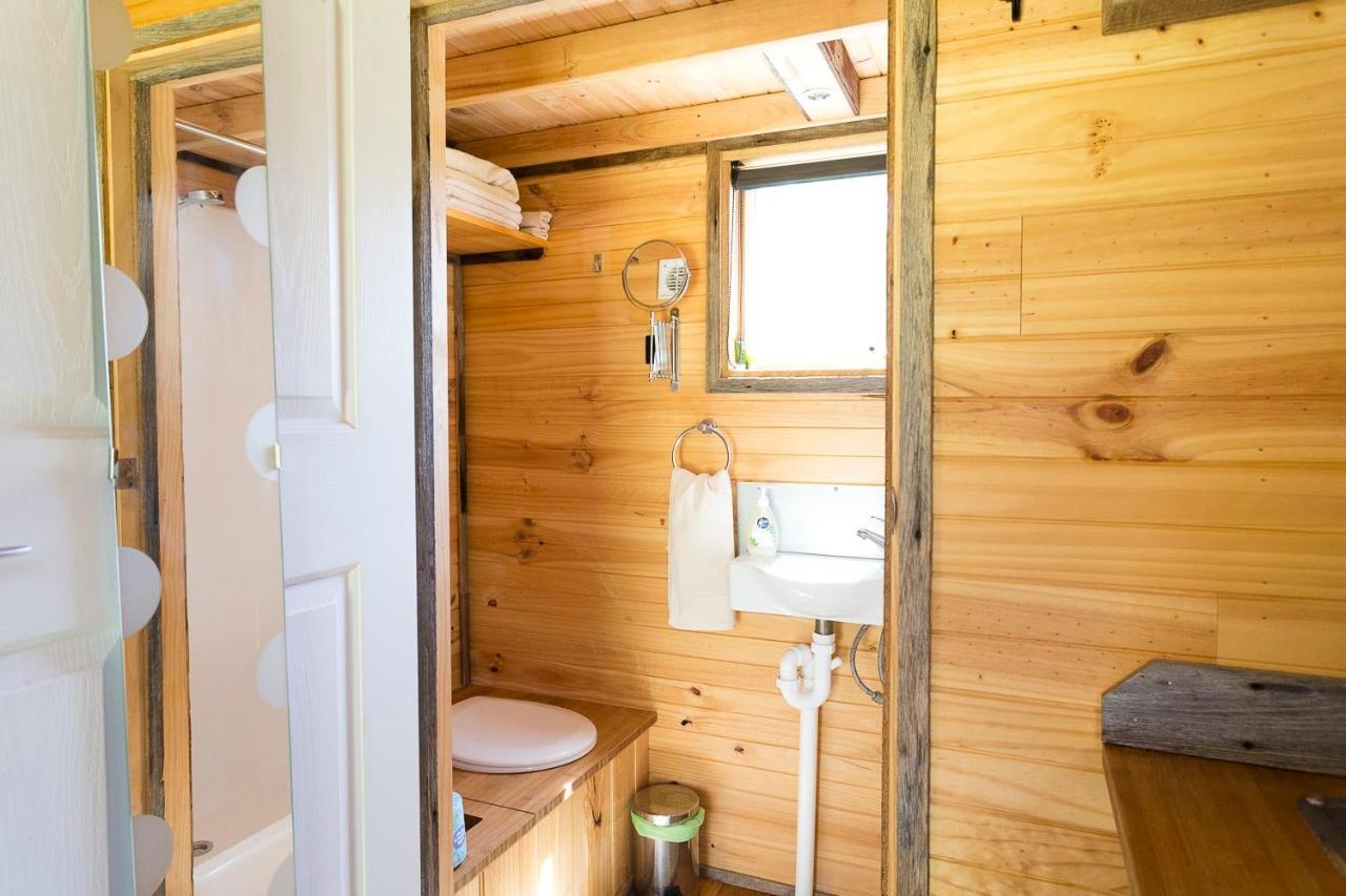 Ardingly Tiny House Villa Newham Bagian luar foto